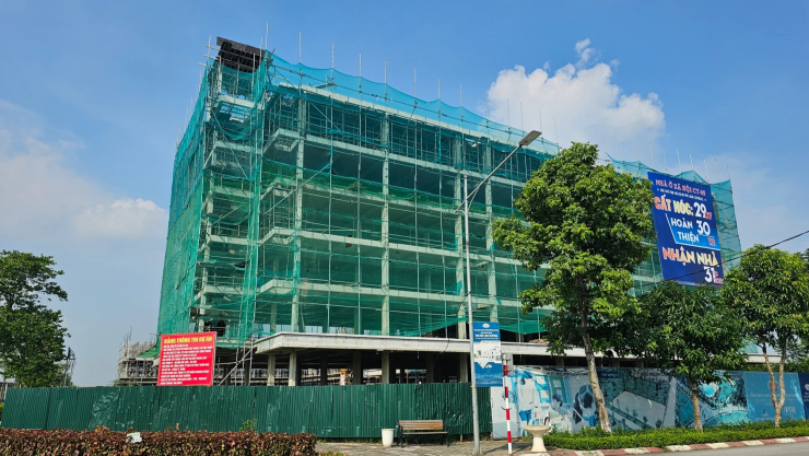 Khu nhà ở xã hội tại Thanh Lâm - Đại Thịnh 2 gây chú ý với mức giá chỉ khoảng 15 triệu đồng/m2, thấp hơn đáng kể so với mặt bằng hiện nay.