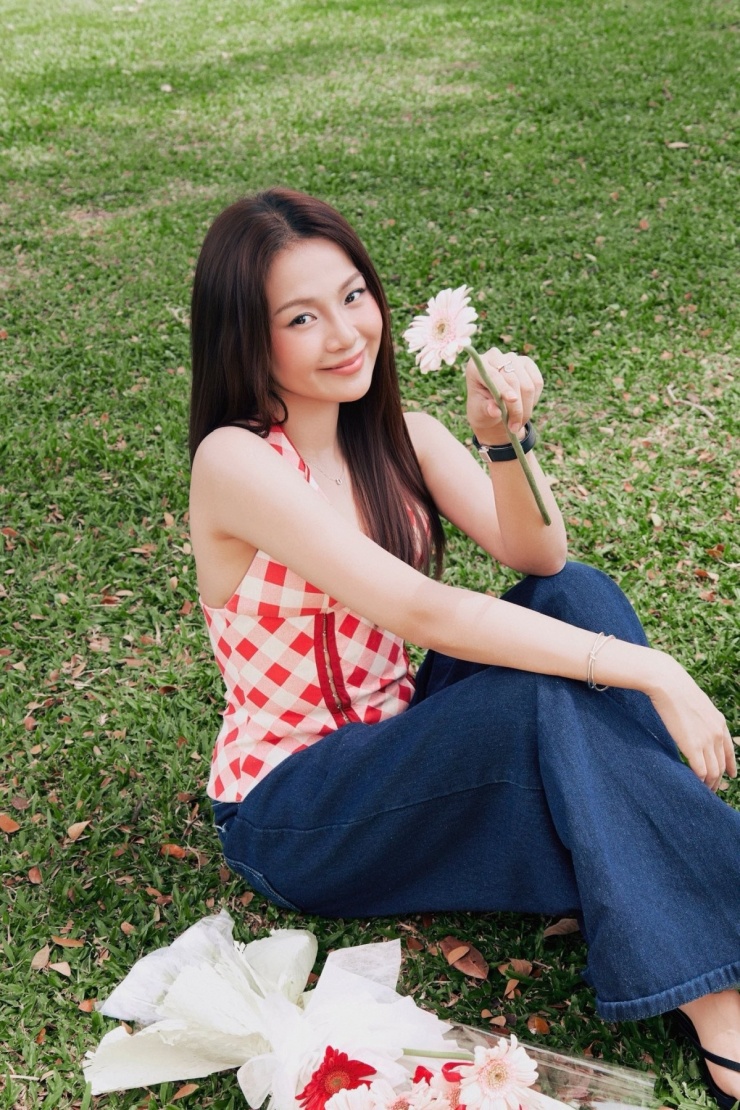 Tam Triều Dâng tạo sức hút với váy áo cắt xẻ - 4