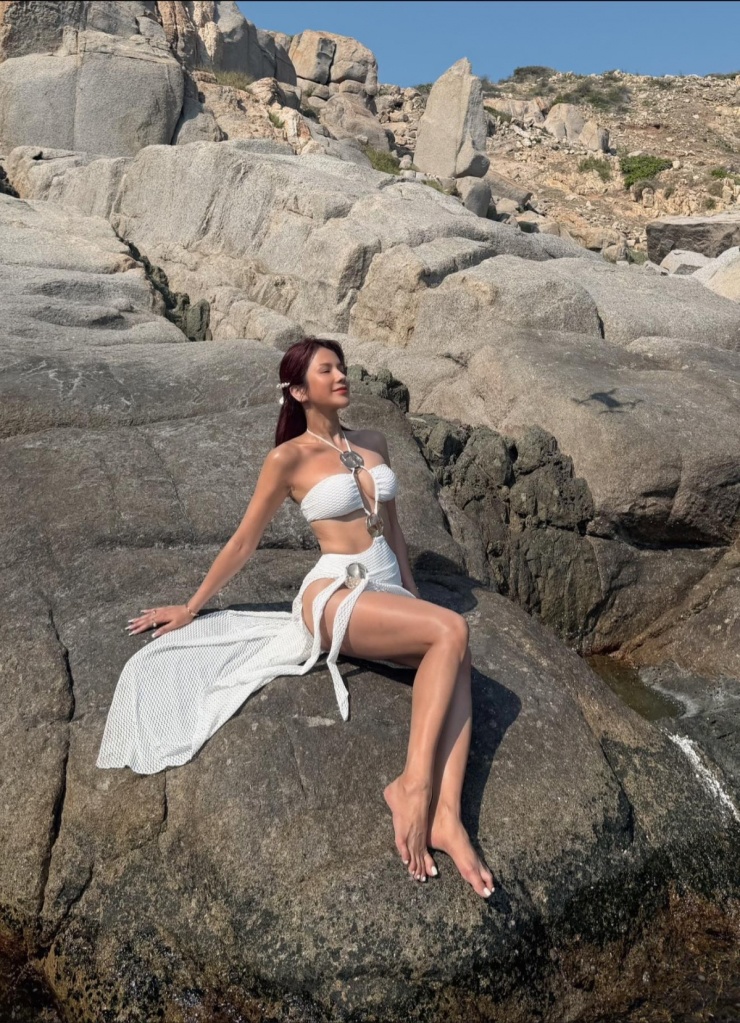 Ảnh sao 23/4: Đàm Thu Trang lo con gái Suchin có bạn trai - 1