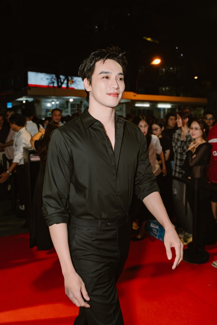 Ốc Thanh Vân trắng nõn sau thời gian nhuộm da nâu - 7