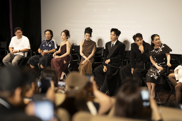 Ốc Thanh Vân trắng nõn sau thời gian nhuộm da nâu - 12