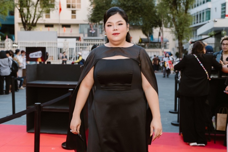 Ốc Thanh Vân trắng nõn sau thời gian nhuộm da nâu - 10