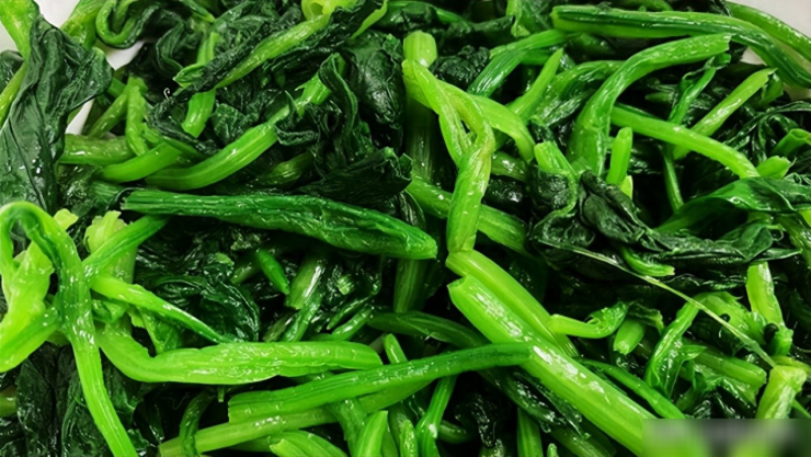 Loại rau vua sắt, nữ hoàng vitamin K, giúp bổ máu, đẹp da, bà bầu ăn nhiều mẹ khỏe, con khôn, xào tỏi cực thơm - 1