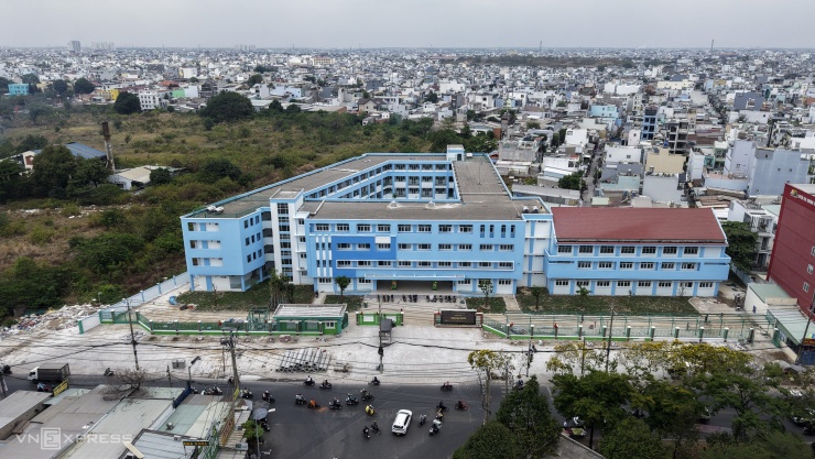 Trường tiểu học xây trên nền nghĩa trang Bình Hưng Hòa - 1