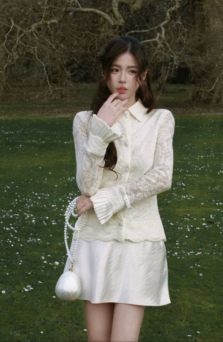 Hòa Minzy phối set đồ hơn 900 triệu đồng đi du lịch cùng bạn trai - 3