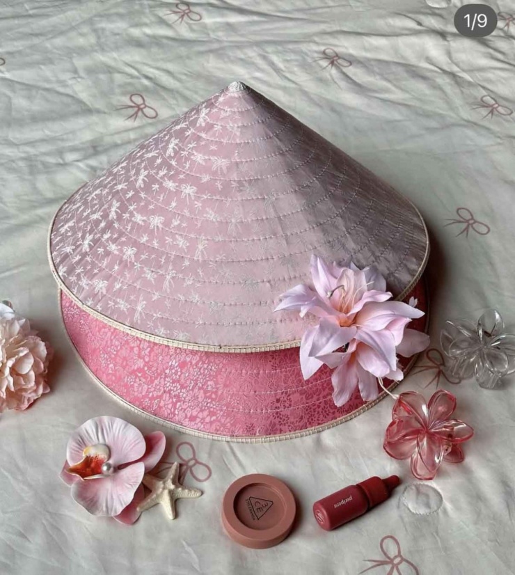 Hòa Minzy phối set đồ hơn 900 triệu đồng đi du lịch cùng bạn trai - 7