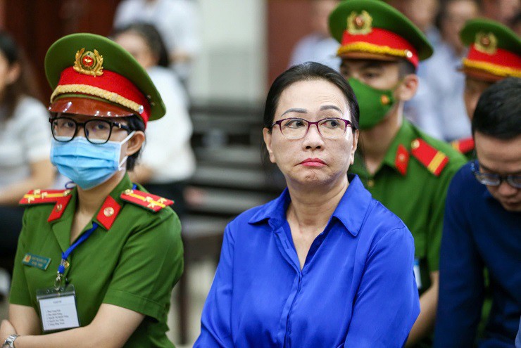 Đấu giá 3 xe sang vụ Vạn Thịnh Phát: Maybach biển "VIP" có giá khởi điểm cao nhất