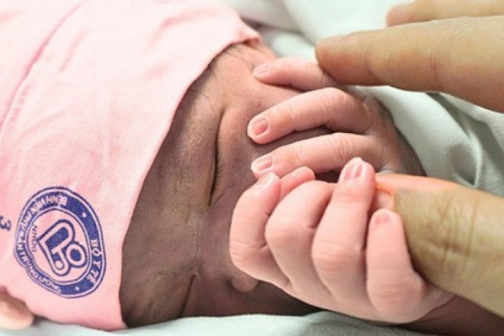 Ba nhóm phụ nữ sinh con được đề xuất nhận hỗ trợ từ 2 triệu đồng