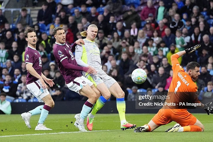 Kết quả bóng đá Burnley - Man City: Khác biệt Haaland (Ngoại hạng Anh)