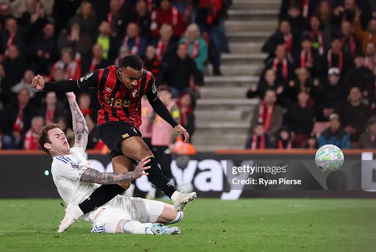 Video bóng đá Bournemouth - Leeds: Hiệp 2 điên rồ, 4 bàn hấp dẫn (Ngoại hạng Anh)