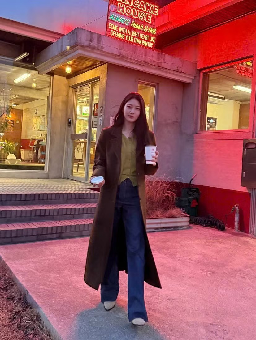 Phong cách chuẩn "bạn gái nhà bên" của "Đại phi Perfect Crown" Gong Seung Yeon - 2