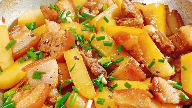 Thịt kho củ cải thơm ngon, dễ ăn.