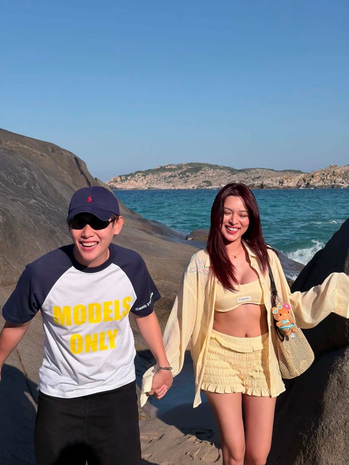 Quỳnh Lý cũng công khai bạn gái với mọi người. Ảnh: NVCC