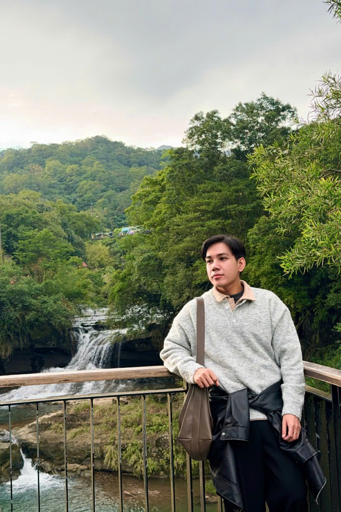 Phúc xin nghỉ phép nhưng vẫn đảm bảo sẵn sàng khi có công việc cần xử lý. Ảnh: NVCC