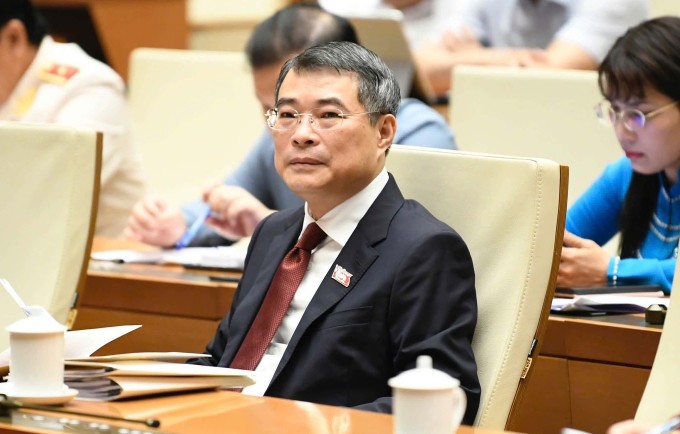 Thủ tướng Lê Minh Hưng theo dõi phiên thảo luận tại Quốc hội, sáng 23/4. Ảnh: Giang Huy