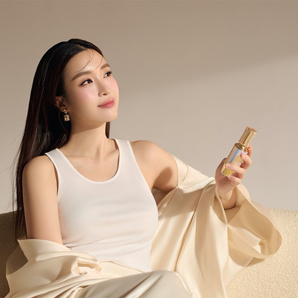 Sau 10 năm kể từ khi tham gia Miss World 2017, nhan sắc của nàng hậu được nhận xét ngày càng đằm thắm, trưởng thành. Cô duy trì lối sống lành mạnh với chế độ ăn uống khoa học, tập luyện nhẹ nhàng và giữ tinh thần tích cực, nhờ đó vẫn giữ được vẻ ngoài tươi trẻ, nền nã.