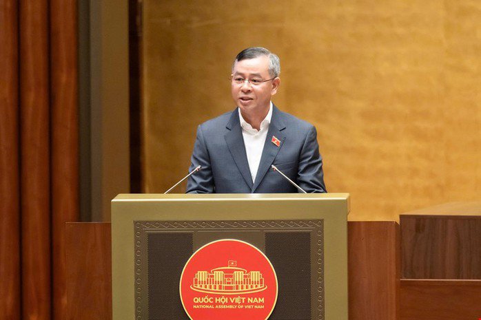 Bộ trưởng Bộ Tài chính Ngô Văn Tuấn cho rằng ngưỡng doanh thu miễn thuế 1 tỉ đồng đối với hộ kinh doanh là hài hoà. Ảnh: Phạm Thắng