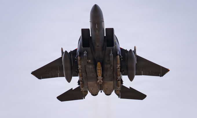 Tiêm kích F-15E Mỹ tham gia chiến dịch tập kích Iran hôm 14/3. Ảnh: USAF