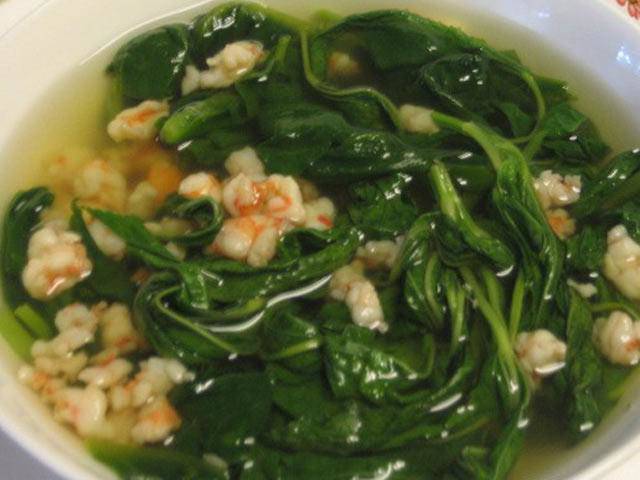 Rau thài lài nấu cùng tôm ăn lạ miệng