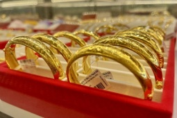 Sáng 23-4, giảm liên tiếp, giá vàng xuống thấp nhất trong nhiều tuần