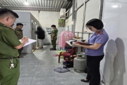 Ép bé gái "chát sex" rồi cưỡng đoạt tài sản