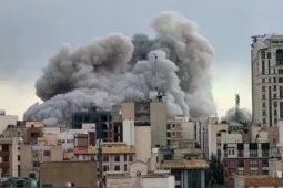 Mỹ kêu gọi công dân rời Iran ngay khi Tehran mở lại không phận