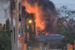 Nổ thùng phuy Acetol, 2 cảnh sát TPHCM bị bỏng khi chữa cháy