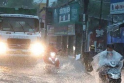 Miền Bắc có không khí lạnh gây mưa dông dài ngày