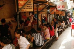 Nghỉ lễ Giỗ Tổ, gợi ý các đặc sản Hà Nội cho cả một ngày, không ăn thì 'tiếc hùi hụi'