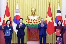 Việt Nam - Hàn Quốc trao 12 văn kiện hợp tác