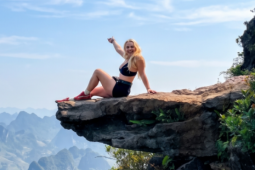 Mỏm đá tử thần trên cao nguyên đá Đồng Văn đón khách trở lại