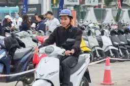 Hà Nội sẽ chi tiền hỗ trợ đổi xe xăng: Tối đa 5 triệu, ưu tiên người ở từ 2 năm