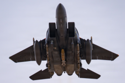 Công nghệ bí mật có thể giúp CIA tìm phi công F-15 bị Iran bắn rơi