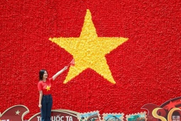 Nghỉ Giỗ Tổ và 30/4: đến Sun World Ha Long check-in cờ hoa rực rỡ, xem carnival, trải nghiệm ẩm thực giữa tầng mây