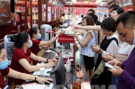 Giá vàng tiếp tục sụt giảm, thủng mốc 170 triệu đồng/lượng