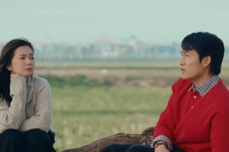 Ngọc Huyền tiết lộ chuyện  ' ngượng ngùng '  khi diễn cảnh ôm hôn Đình Tú