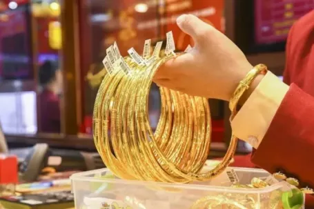 Lợi - hại gì nếu cho phép doanh nghiệp vay vàng trong dân?