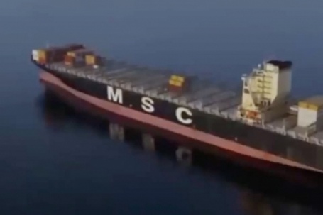 Video lính Iran bắt giữ tàu thuyền ở eo biển Hormuz