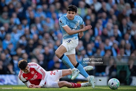 Liệu có trận "chung kết" vòng 39 giữa Man City và Arsenal để phân định ngôi vua?