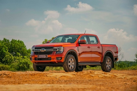 Giá xe bán tải Ford Ranger tháng 4/2026, tặng 1000 lít dầu