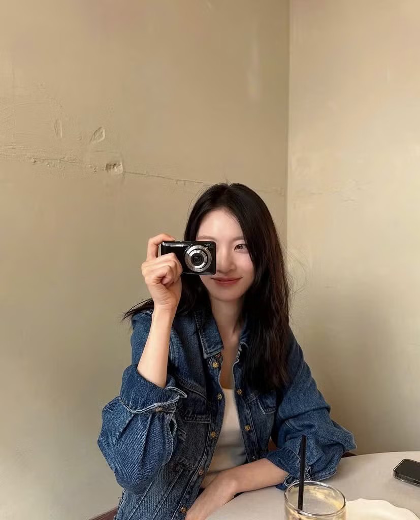 Phong cách chuẩn "bạn gái nhà bên" của "Đại phi Perfect Crown" Gong Seung Yeon - 9