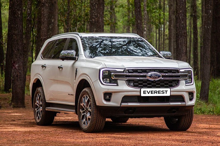 Giá xe Ford Everest cập nhật tháng 4/2026 - 2