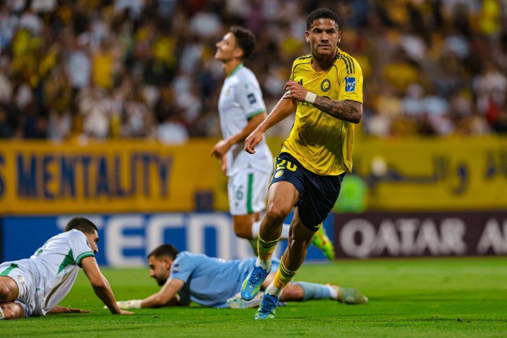 Angelo Gabriel kiến tạo 3 bàn, Coman lập hat-trick giúp Al Nassr ghi danh vào chung kết