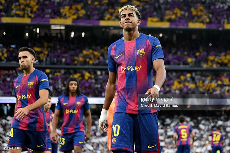 Yamal tỏa sáng rực rỡ ở mùa giải 2025/26