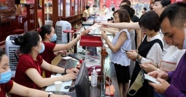 Giá vàng tiếp tục sụt giảm, thủng mốc 170 triệu đồng/lượng