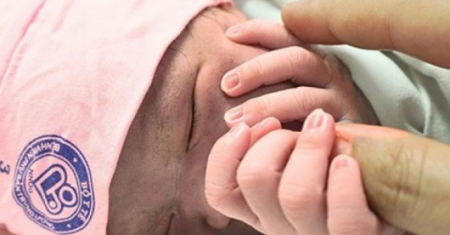 Ba nhóm phụ nữ sinh con được đề xuất nhận hỗ trợ từ 2 triệu đồng