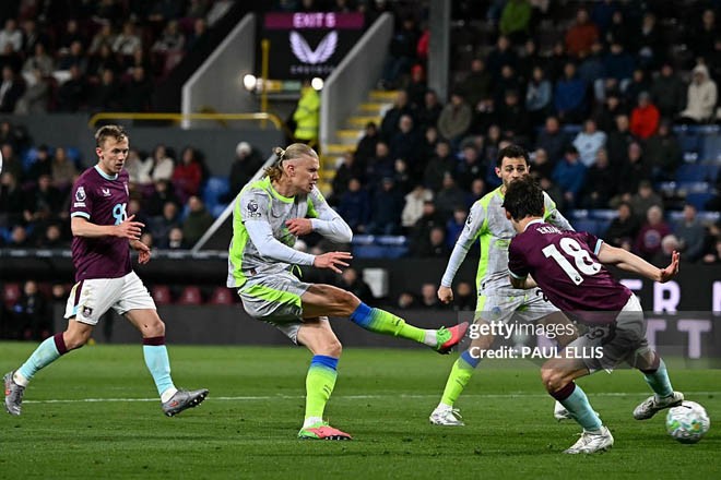 Trực tiếp bóng đá Burnley - Man City: Không có bàn thứ 2 (Ngoại hạng Anh) (Hết giờ) - 2