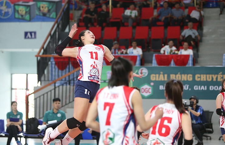 Chủ công cao 1m75 từng khoác áo CLB Hóa chất Đức Giang tại giải Việt Nam