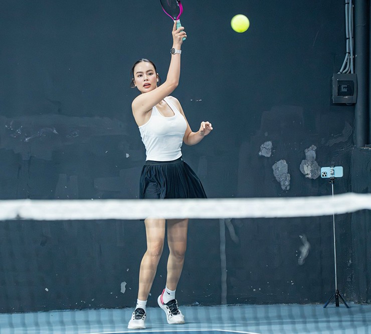 Ánh Vương dùng kỳ nghỉ lễ để duy trì&nbsp;vóc dáng