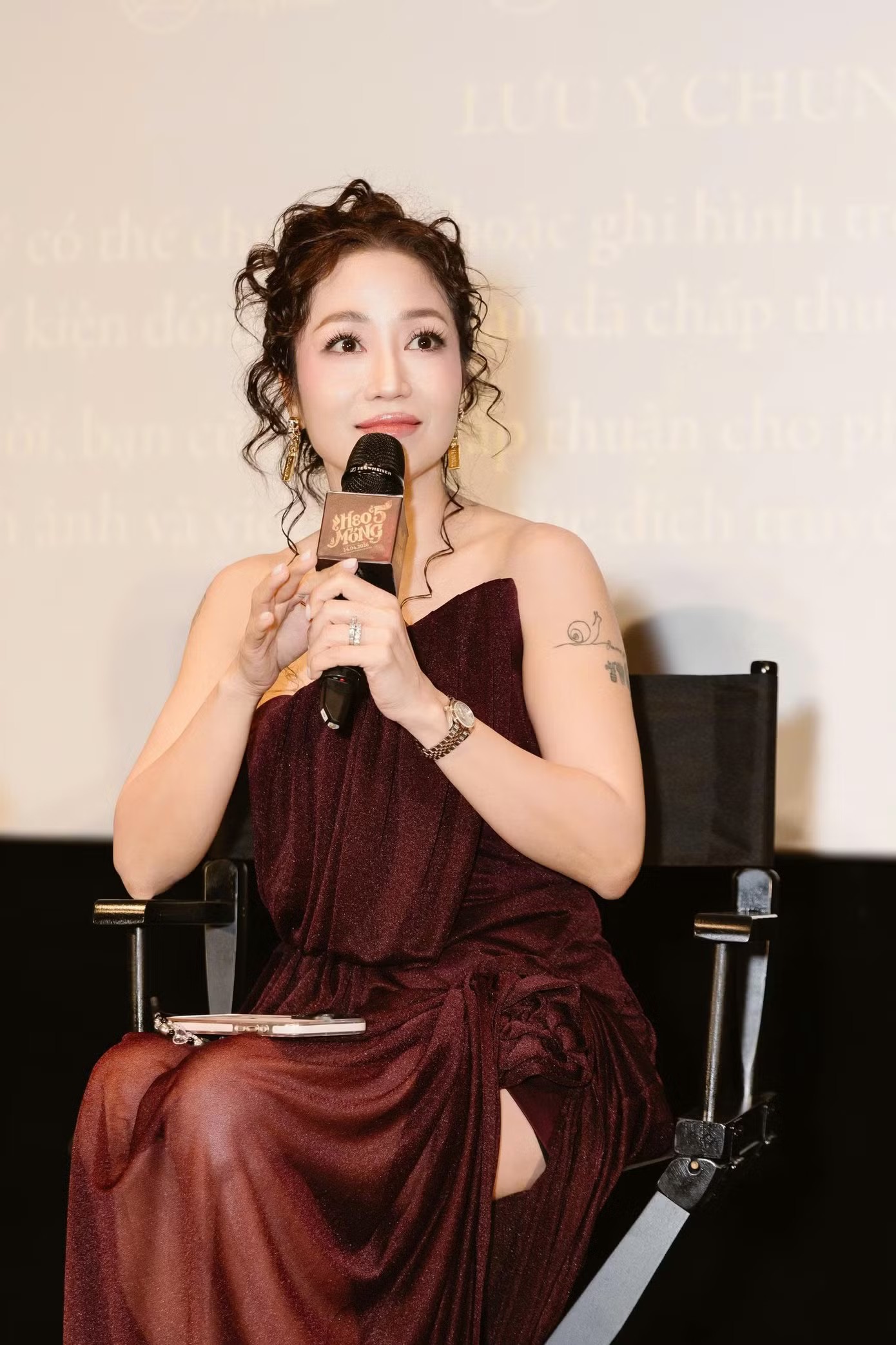 Ốc Thanh Vân và Trần Ngọc Vàng là điểm sáng của Heo năm móng.